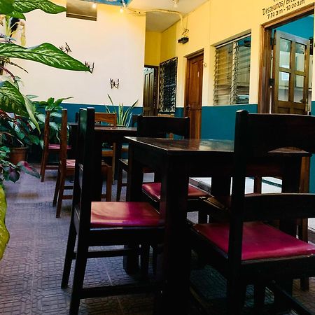 Hostal Fachente León Buitenkant foto