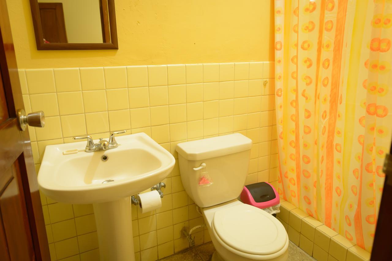 Hostal Fachente León Buitenkant foto