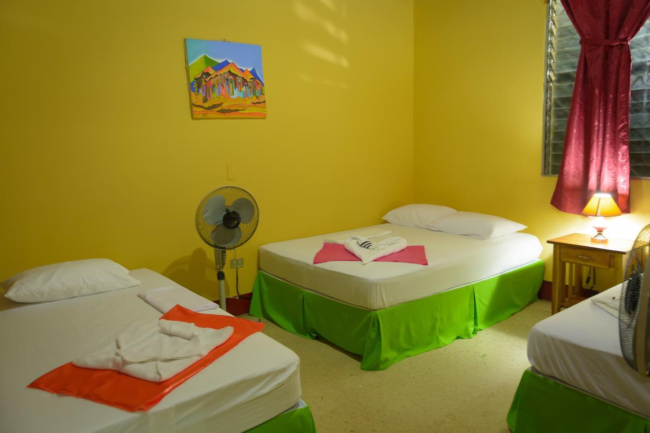 Hostal Fachente León Buitenkant foto