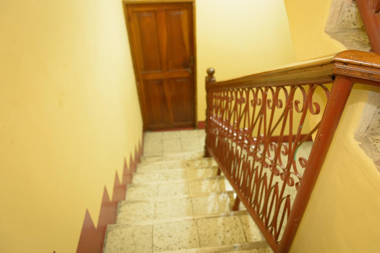 Hostal Fachente León Buitenkant foto