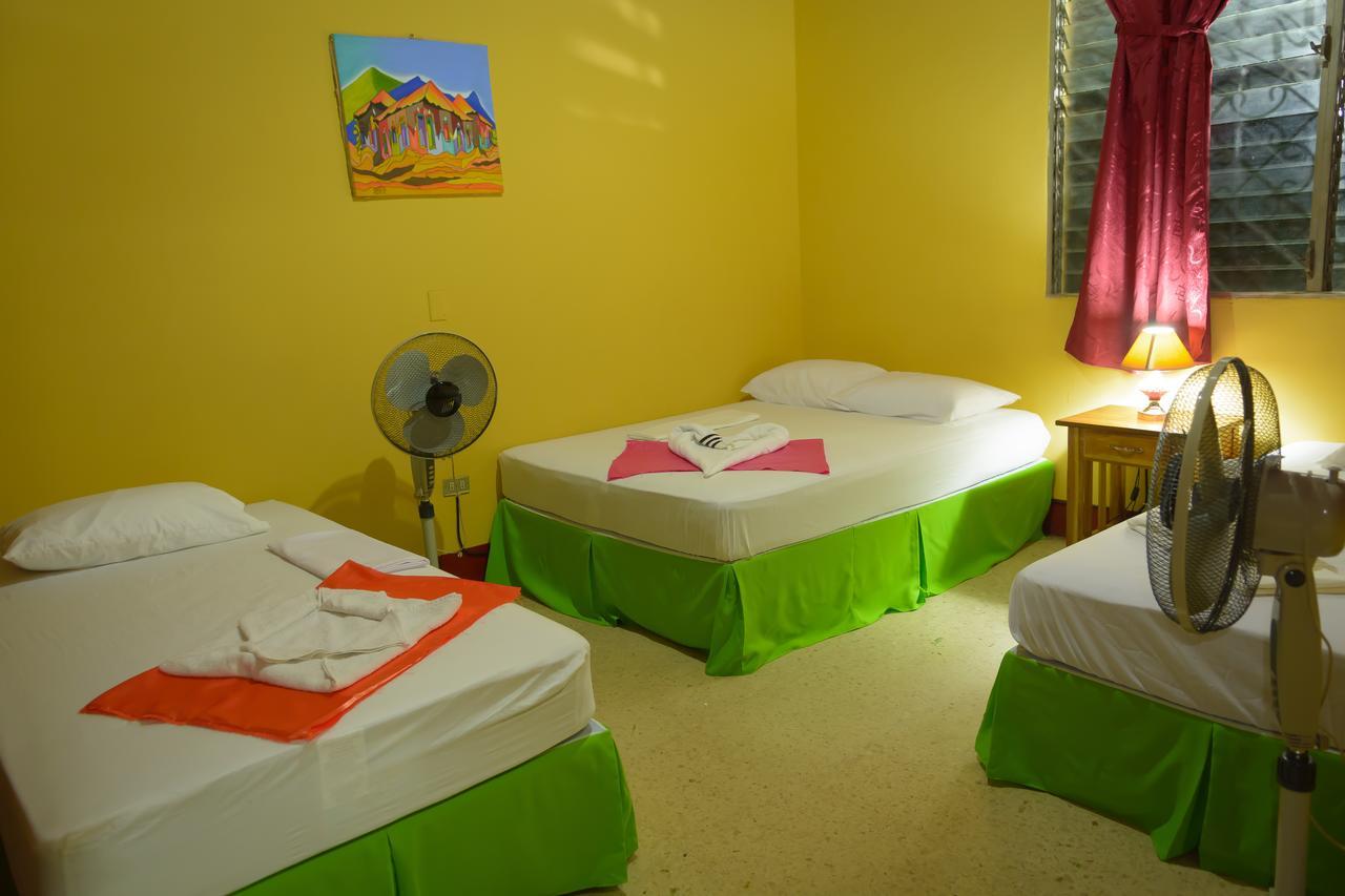 Hostal Fachente León Buitenkant foto