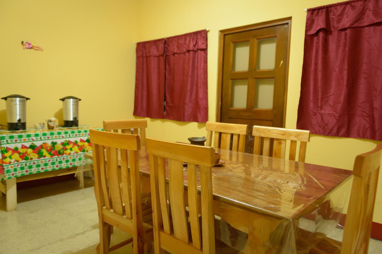 Hostal Fachente León Buitenkant foto