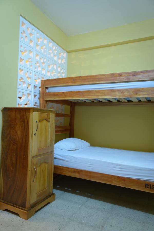 Hostal Fachente León Buitenkant foto