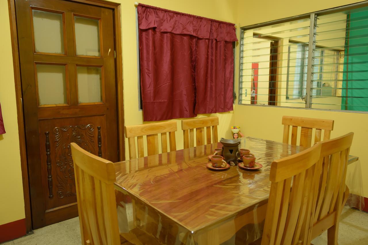 Hostal Fachente León Buitenkant foto