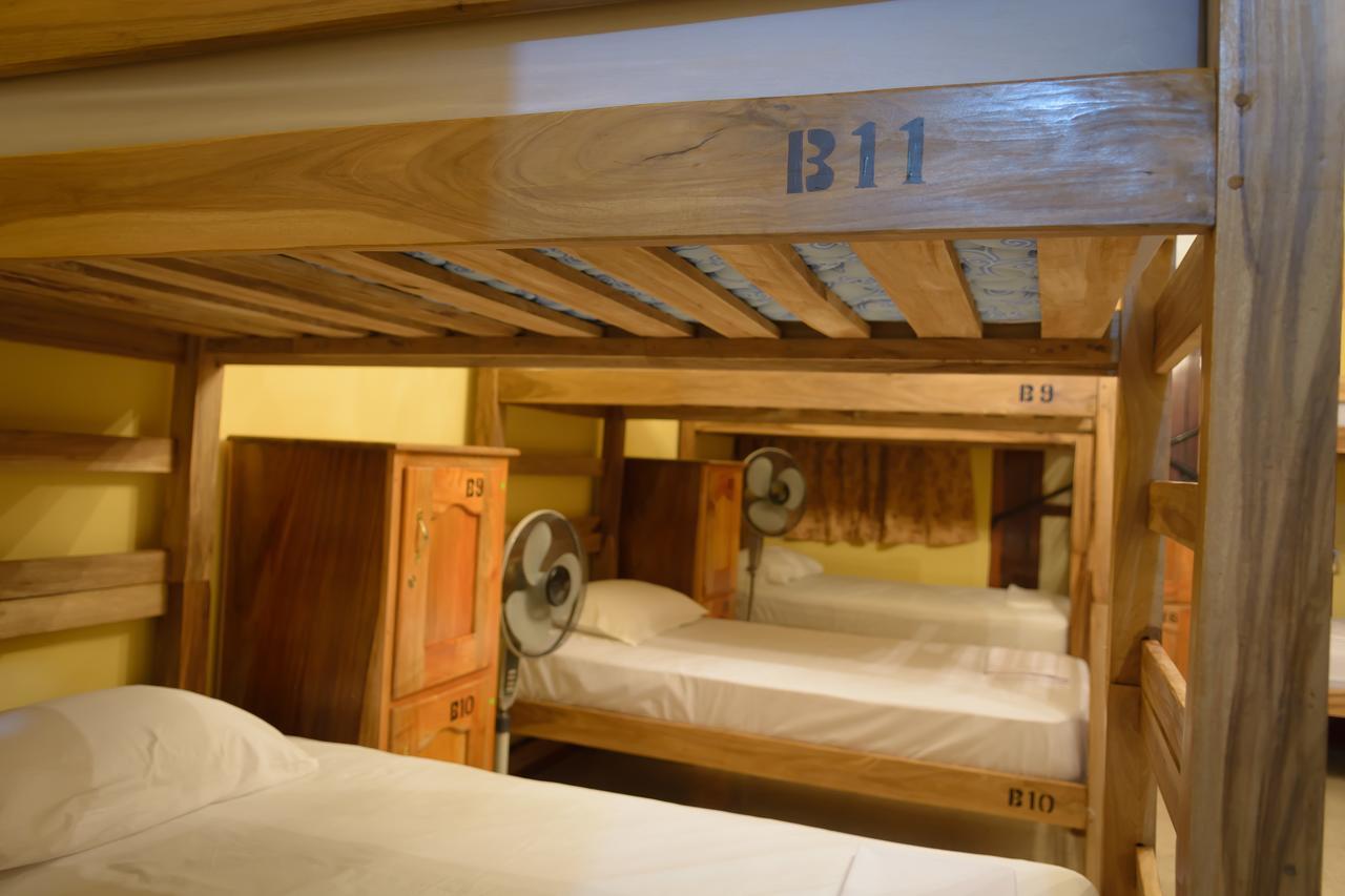 Hostal Fachente León Buitenkant foto